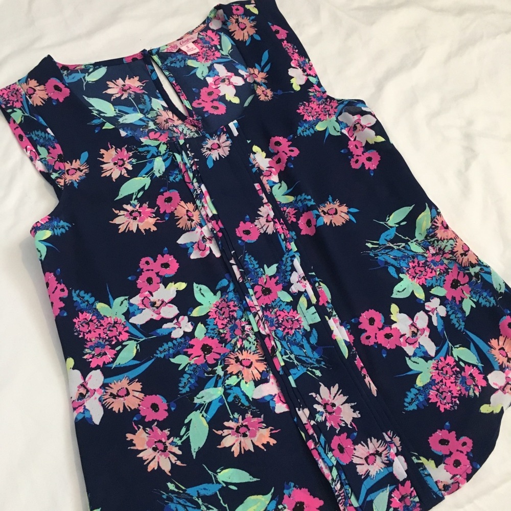🌼 3/$15 🌼 Candies Navy floral print short sleeve